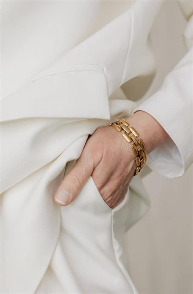 ست دستبند و انگشتر طلا با طراحی کلاسیک